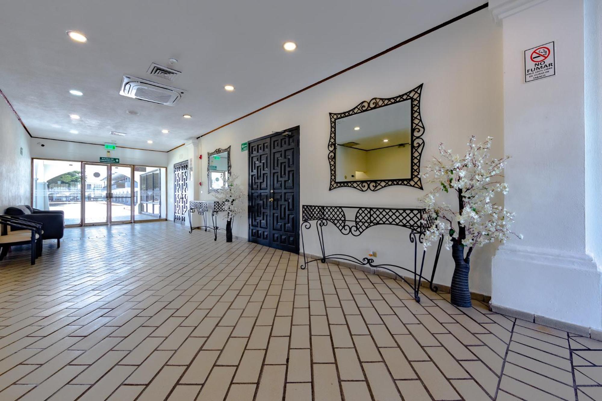 Inhouse Obregon Ciudad Obregón Exterior foto